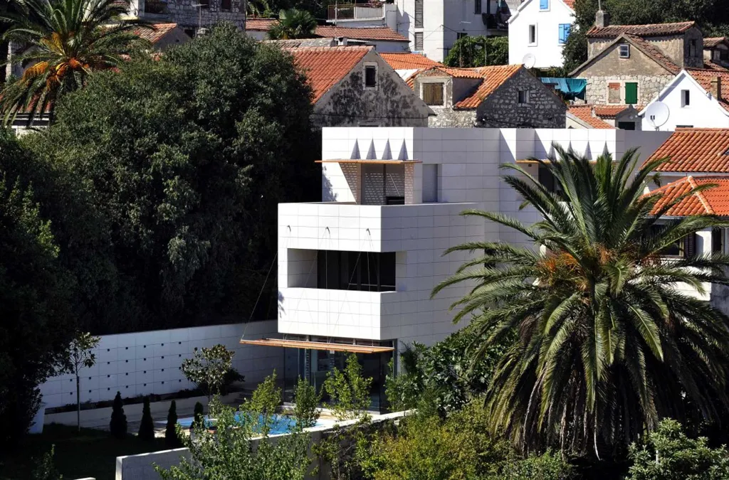 3-Bedroom Villa in Split with 35 m² Pool