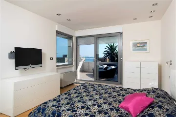 3-Bedroom Villa in Split with 35 m² Pool