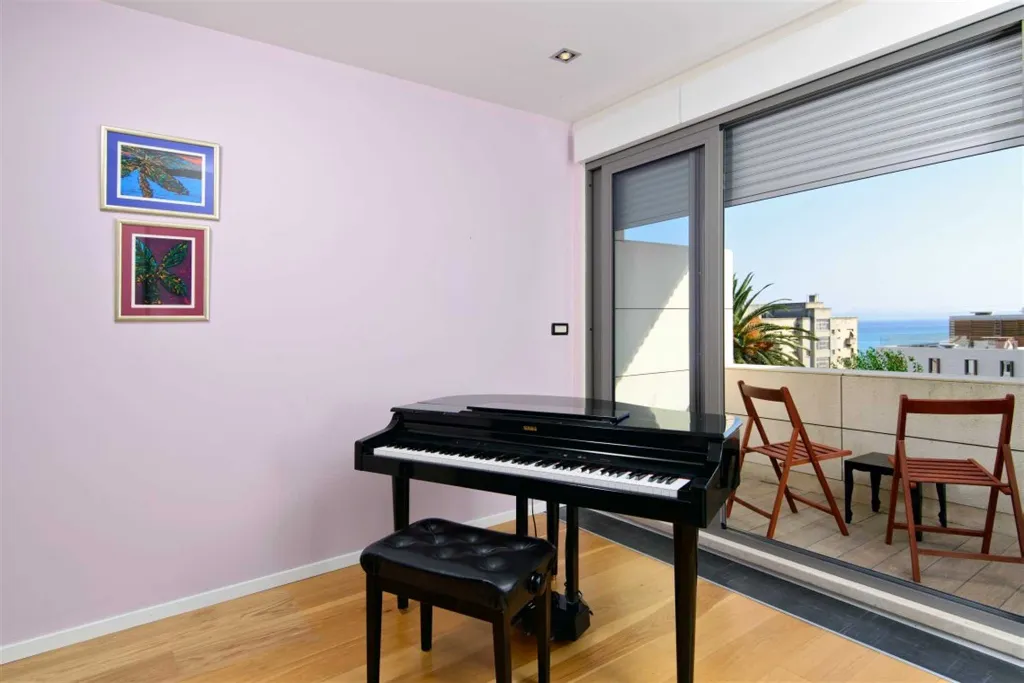 3-Bedroom Villa in Split with 35 m² Pool