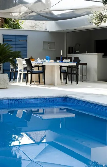 3-Bedroom Apartment with Jacuzzi in Split