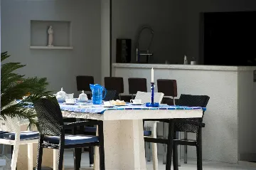 3-Bedroom Apartment with Jacuzzi in Split