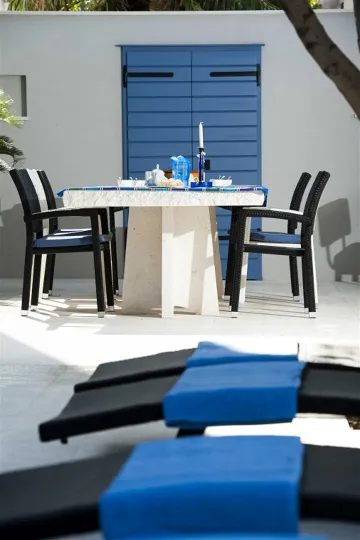 3-Bedroom Apartment with Jacuzzi in Split