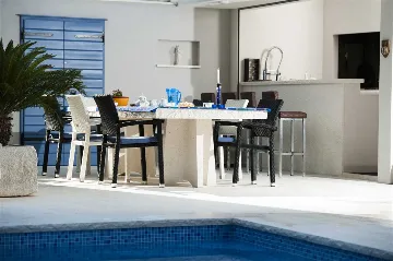 3-Bedroom Apartment with Jacuzzi in Split