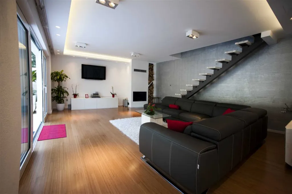 3-Bedroom Apartment with Jacuzzi in Split