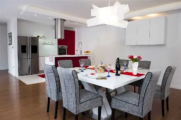 3-Bedroom Apartment with Jacuzzi in Split