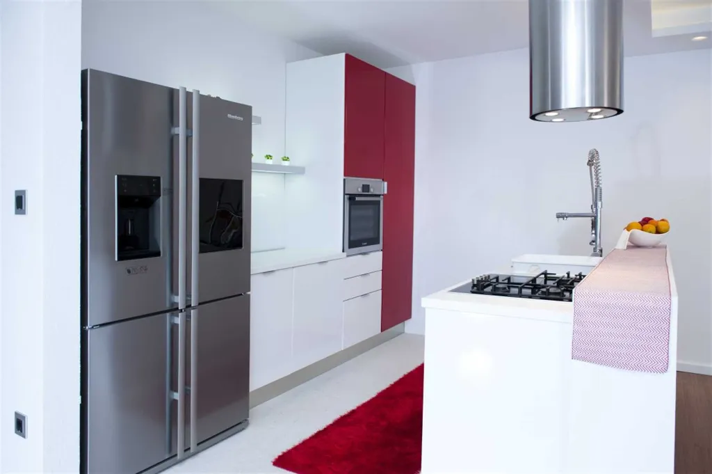 3-Bedroom Apartment with Jacuzzi in Split