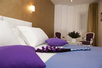 3-Bedroom Apartment with Jacuzzi in Split