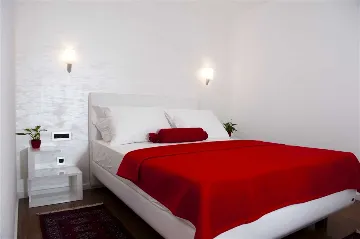 3-Bedroom Apartment with Jacuzzi in Split