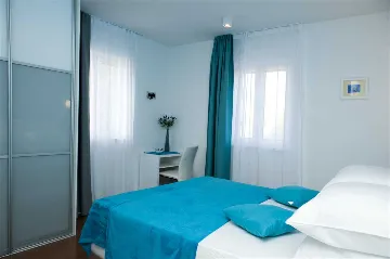 3-Bedroom Apartment with Jacuzzi in Split