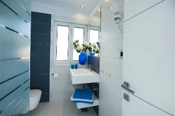 3-Bedroom Apartment with Jacuzzi in Split