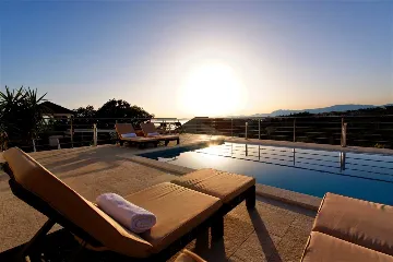 Podstrana Villa with 4 Bedrooms and Private Pool