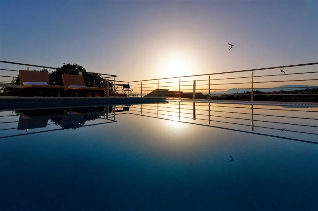 Podstrana Villa with 4 Bedrooms and Private Pool