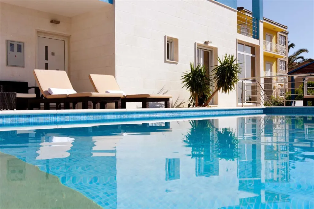 Podstrana Villa with 4 Bedrooms and Private Pool