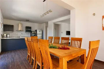 Podstrana Villa with 4 Bedrooms and Private Pool