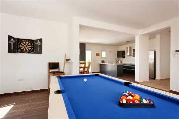 Podstrana Villa with 4 Bedrooms and Private Pool