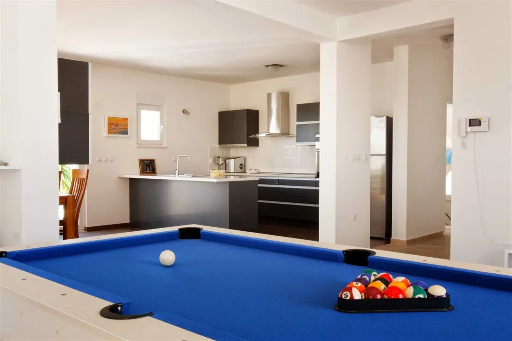 Podstrana Villa with 4 Bedrooms and Private Pool