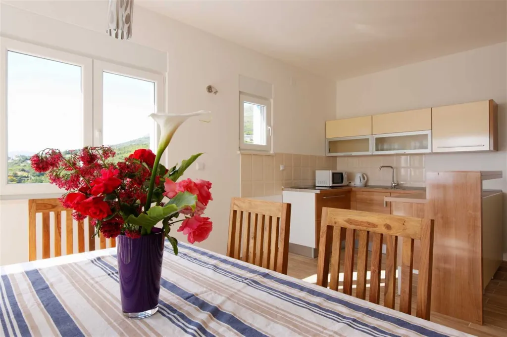 Podstrana Villa with 4 Bedrooms and Private Pool