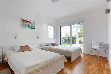 Podstrana Villa with 4 Bedrooms and Private Pool