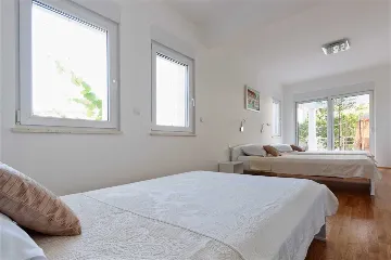 Podstrana Villa with 4 Bedrooms and Private Pool