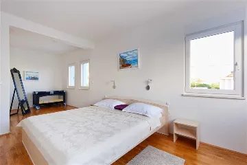 Podstrana Villa with 4 Bedrooms and Private Pool