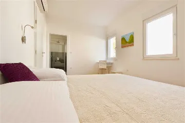 Podstrana Villa with 4 Bedrooms and Private Pool