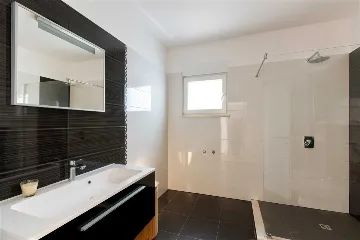 Podstrana Villa with 4 Bedrooms and Private Pool