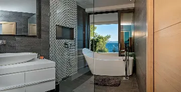 Air-Conditioned Villa in Sumartin for 13 Guests