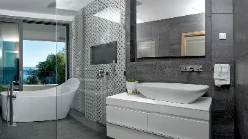 Air-Conditioned Villa in Sumartin for 13 Guests