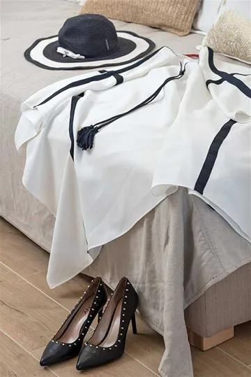 Air-Conditioned Villa in Sumartin for 13 Guests