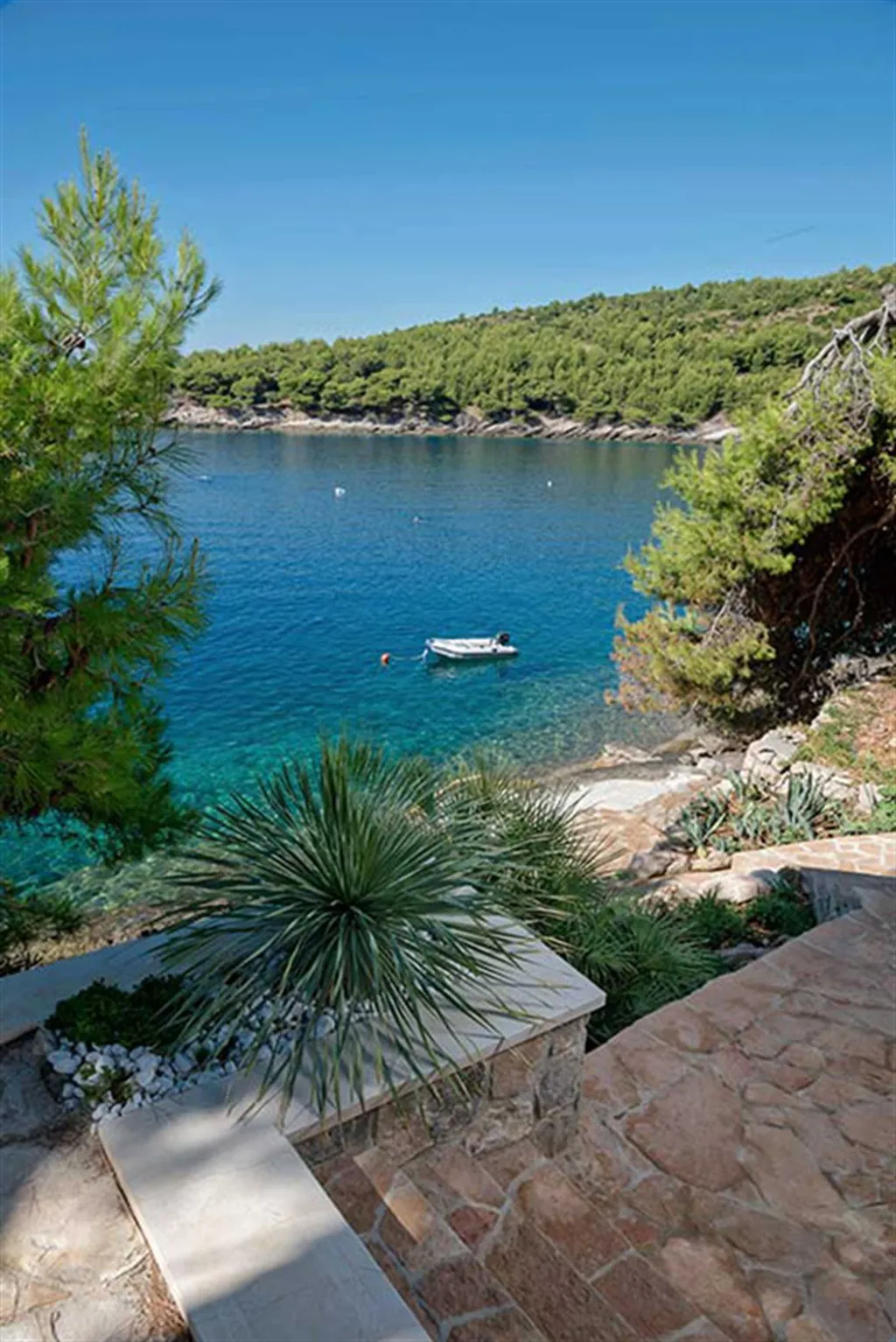 Air-Conditioned Villa in Sumartin for 13 Guests