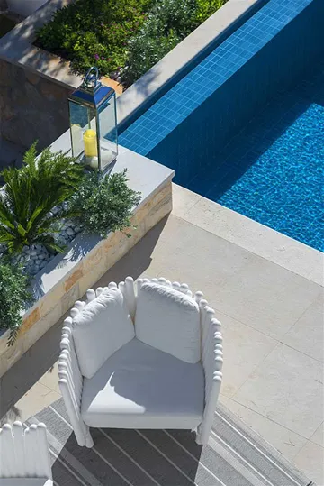 Air-Conditioned Villa in Sumartin for 13 Guests