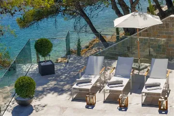 4-Bedroom Villa in Sumartin with Infinity Pool