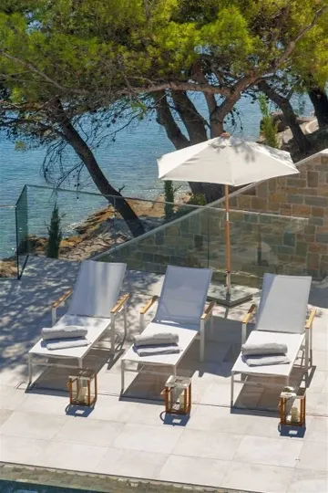 4-Bedroom Villa in Sumartin with Infinity Pool