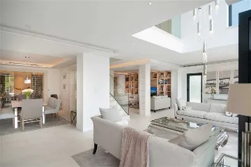 4-Bedroom Villa in Sumartin with Infinity Pool