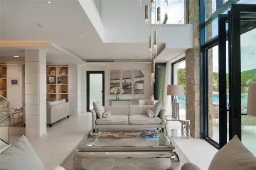 4-Bedroom Villa in Sumartin with Infinity Pool