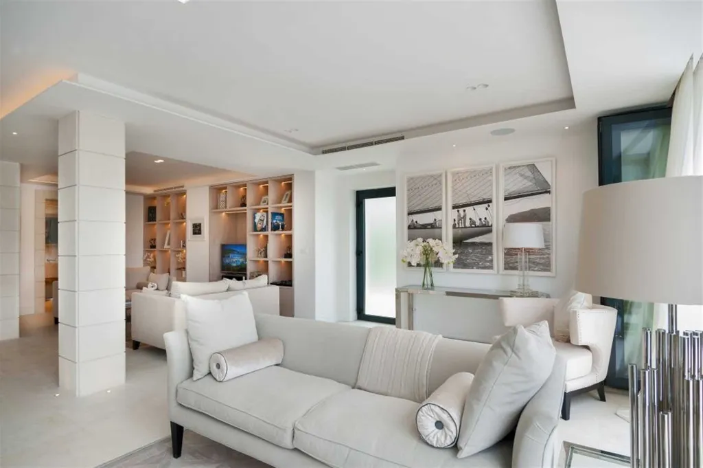 4-Bedroom Villa in Sumartin with Infinity Pool
