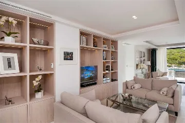 4-Bedroom Villa in Sumartin with Infinity Pool