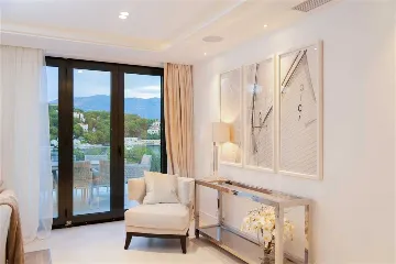 4-Bedroom Villa in Sumartin with Infinity Pool