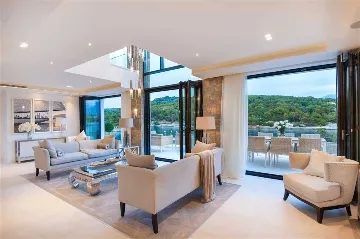 4-Bedroom Villa in Sumartin with Infinity Pool