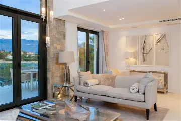 4-Bedroom Villa in Sumartin with Infinity Pool