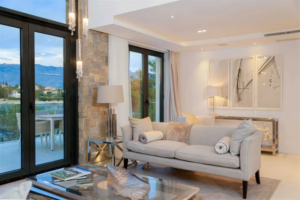 4-Bedroom Villa in Sumartin with Infinity Pool