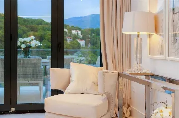 4-Bedroom Villa in Sumartin with Infinity Pool