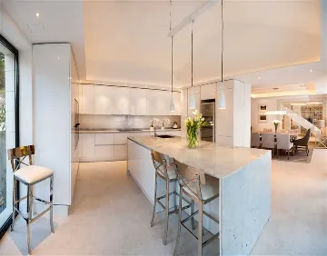 4-Bedroom Villa in Sumartin with Infinity Pool