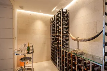 4-Bedroom Villa in Sumartin with Infinity Pool