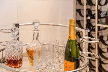 4-Bedroom Villa in Sumartin with Infinity Pool