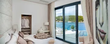 4-Bedroom Villa in Sumartin with Infinity Pool