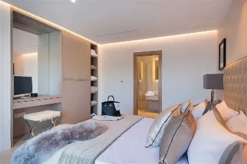 4-Bedroom Villa in Sumartin with Infinity Pool