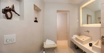 4-Bedroom Villa in Sumartin with Infinity Pool