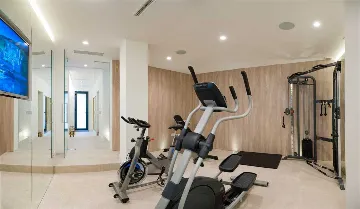 4-Bedroom Villa in Sumartin with Infinity Pool