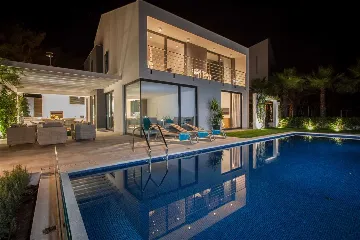 Villa with Infinity Pool and Sea View in Sutivan